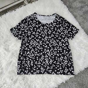 BLAIR Floral Basic Top. Size Medium. New without tags.